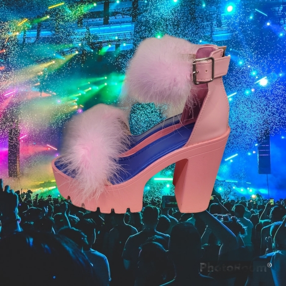 💰Sold💵Pink Platform Heels - Picture 2 of 7